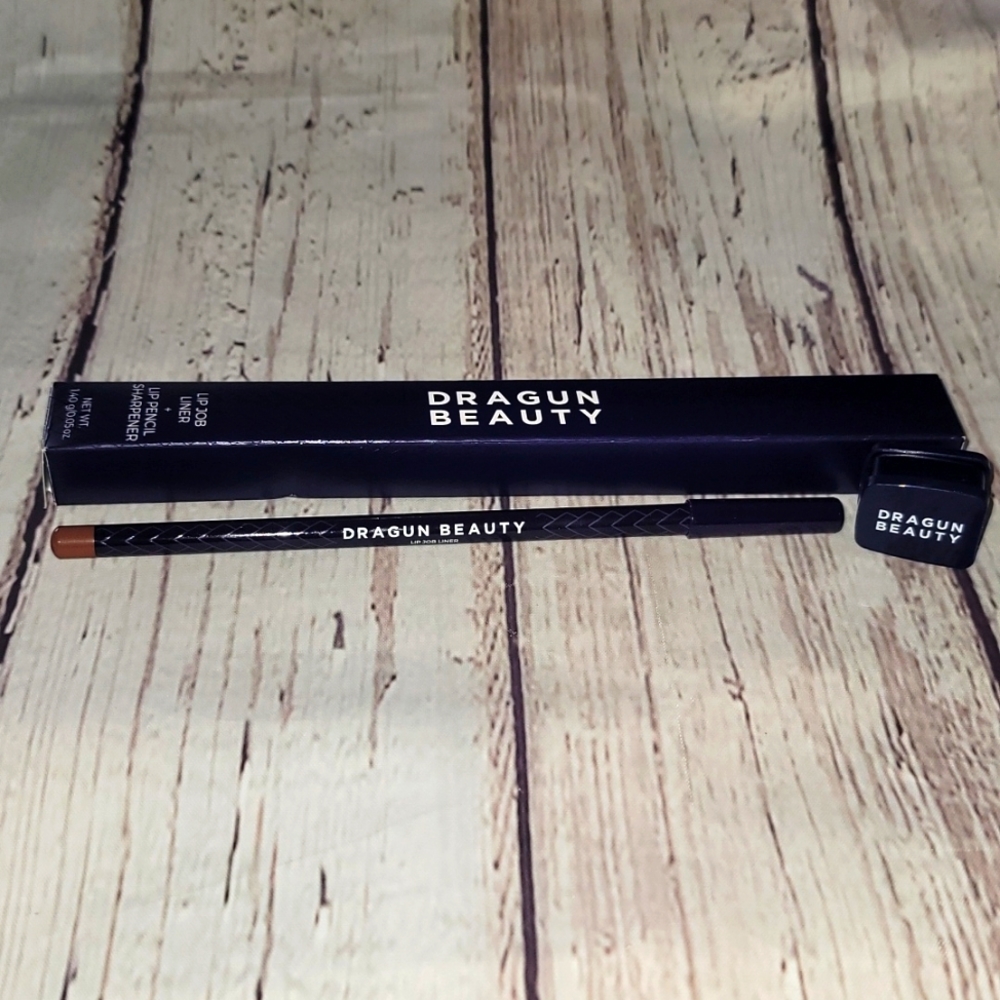 Brown lip job liner w sharpener